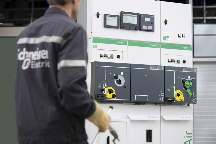 Schneider Electric gewinnt den Industrial Energy Efficiency Award der Hannover Messe für SF6-freie Mittelspannungs-Schaltanlage